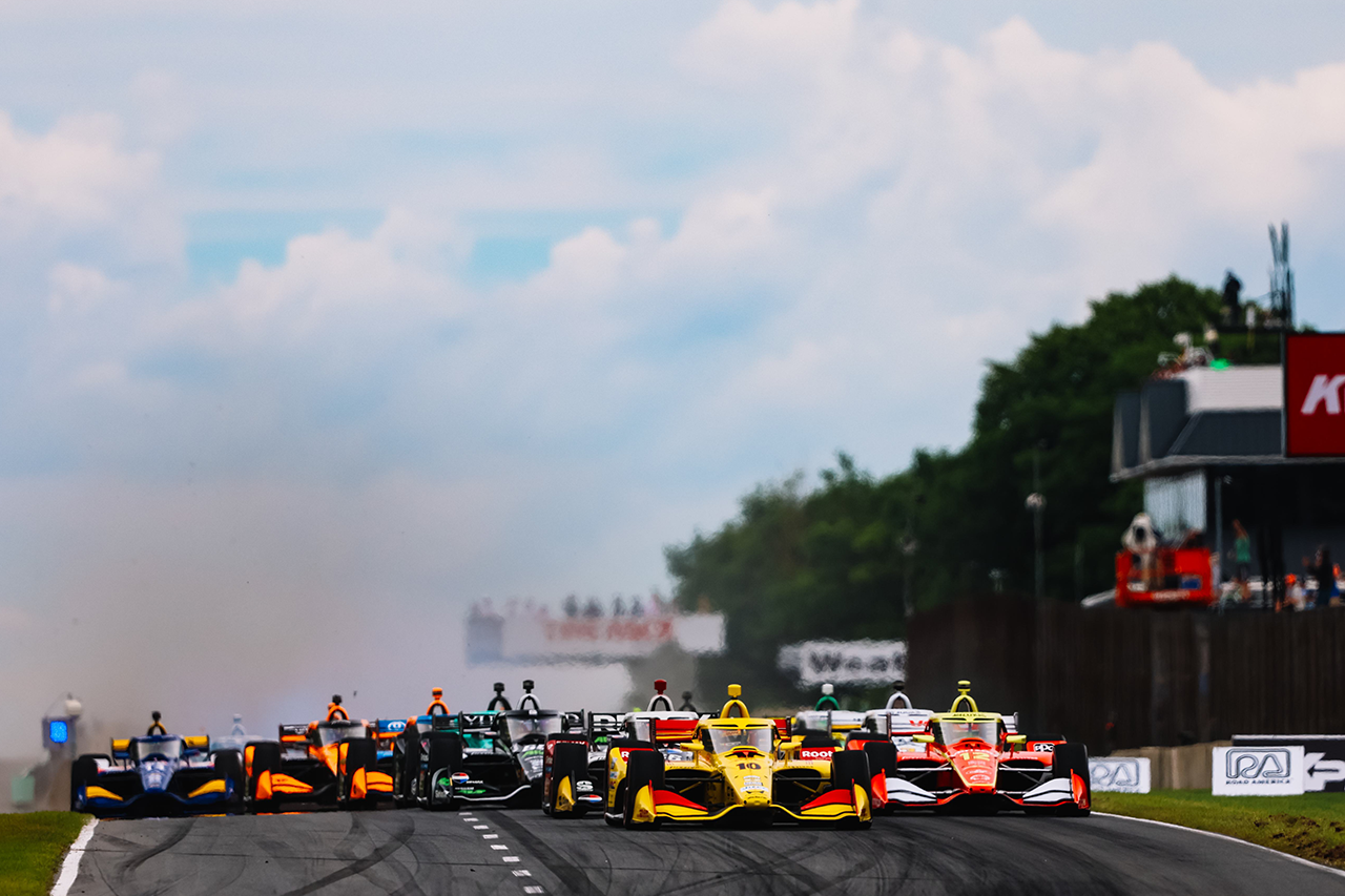 最後尾からの大逆転。逆境を跳ね除けたルンガーがキャリア3勝目／インディカー第10戦