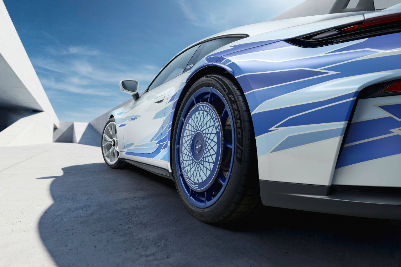 日本限定30台、マンタイキットを装備する『911 GT3アルティザンエディション』の予約受注が開始