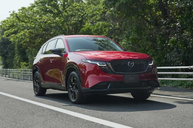 マツダ、新型『CX-5』が発売1カ月で受注1万台超えと発表。月間計画5倍の好調、若年から年配まで幅広い層に支持