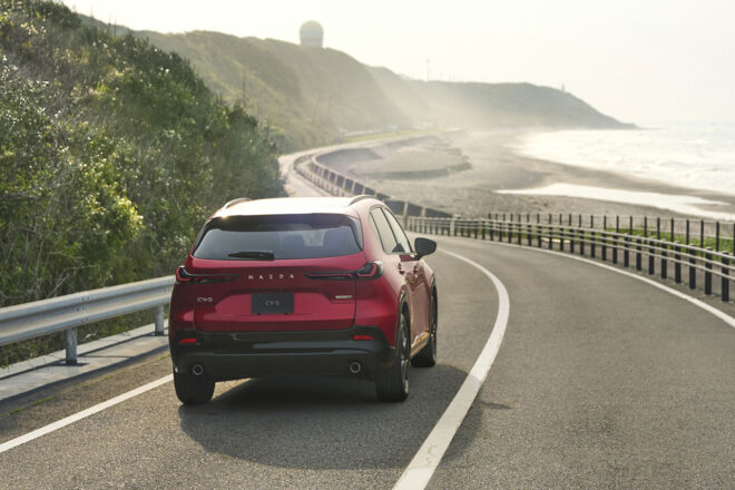 マツダ、新型『CX-5』が発売1カ月で受注1万台超えと発表。月間計画5倍の好調、若年から年配まで幅広い層に支持
