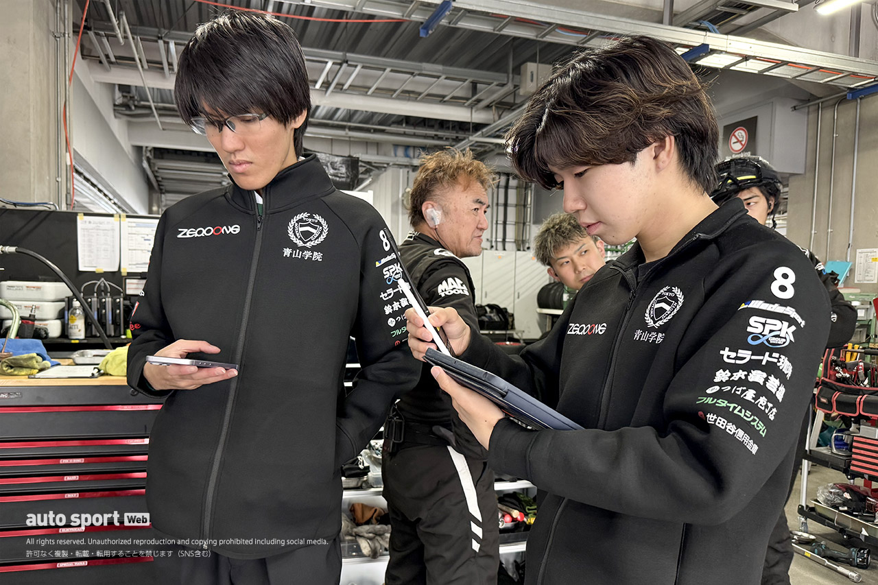 青学自動車部チームがS耐富士24時間に初挑戦。学生メンバーがドライバー、メカニック、エンジニア、広報として徹夜の奮闘