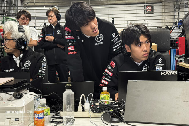 青学自動車部チームがS耐富士24時間に初挑戦。学生メンバーがドライバー、メカニック、エンジニア、広報として徹夜の奮闘