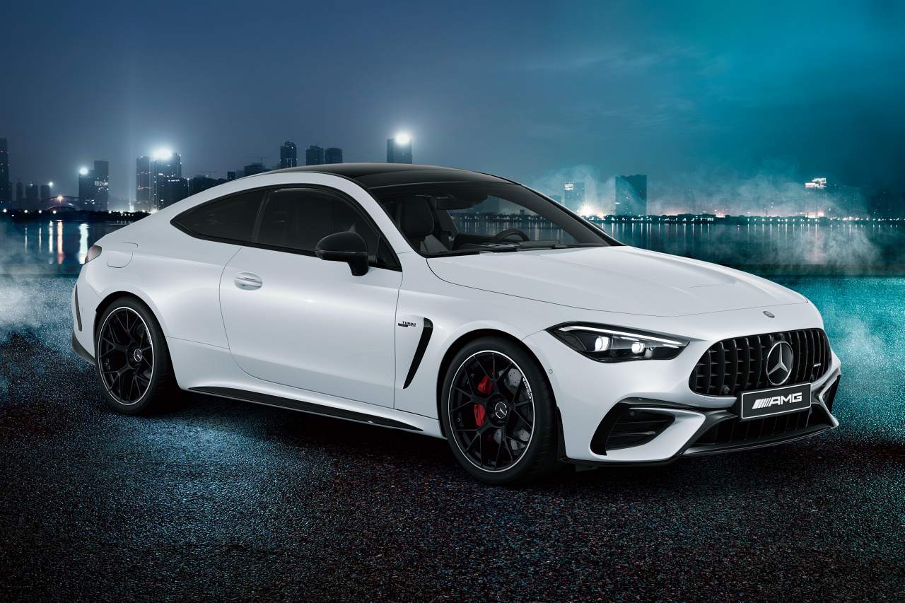 メルセデスAMG、中核クーペ『CLE 53』にカーボン多用の武闘派限定車“Edition Night Carbon”を設定