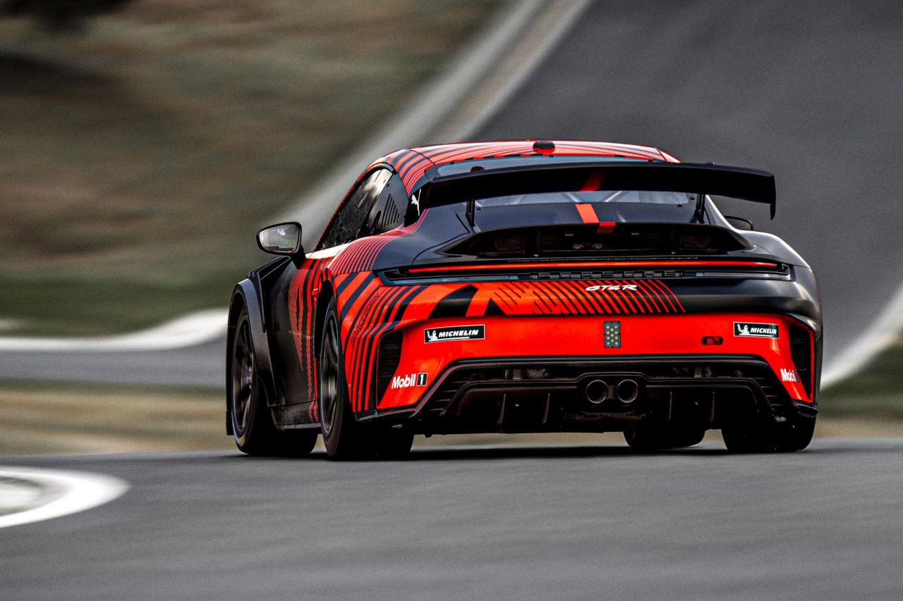 ポルシェが新型GT4マシン『911 GT4 R』を発表。718ケイマンの後継機として2027年デビュー予定