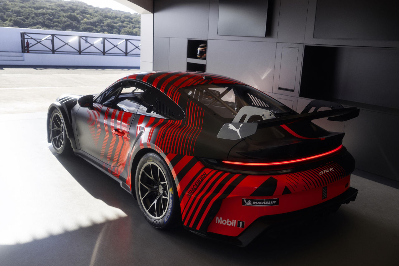 ポルシェが新型GT4マシン『911 GT4 R』を発表。718ケイマンの後継機として2027年デビュー予定