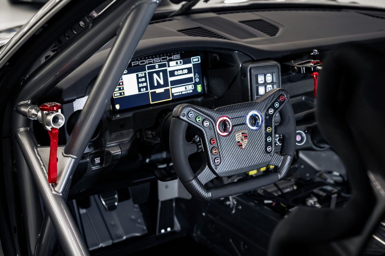 ポルシェが新型GT4マシン『911 GT4 R』を発表。718ケイマンの後継機として2027年デビュー予定