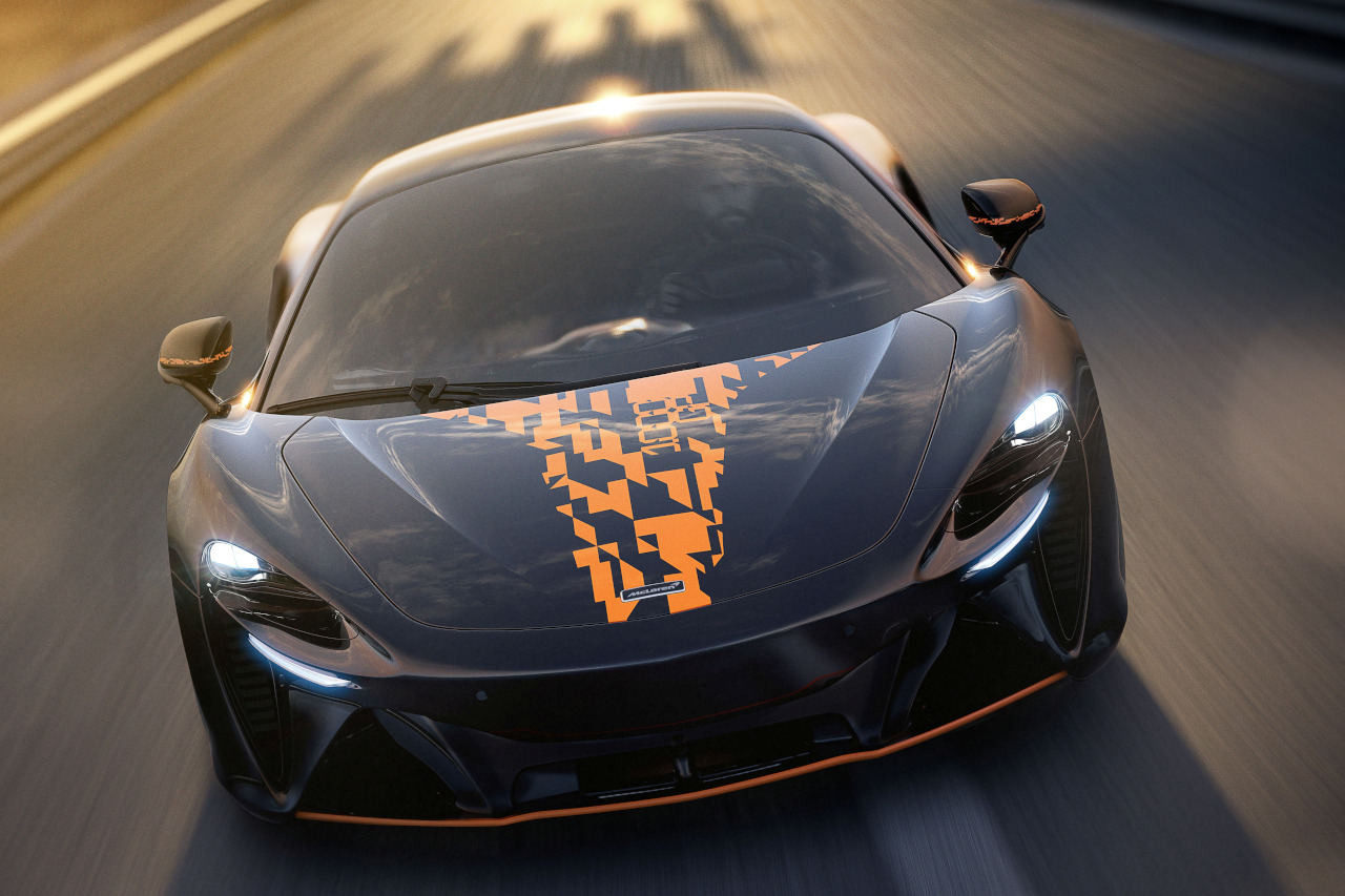 全世界でわずか10台のみ。マクラーレン、『アルトゥーラ1000GP』を発表。F1での1000回出場を記念した限定車
