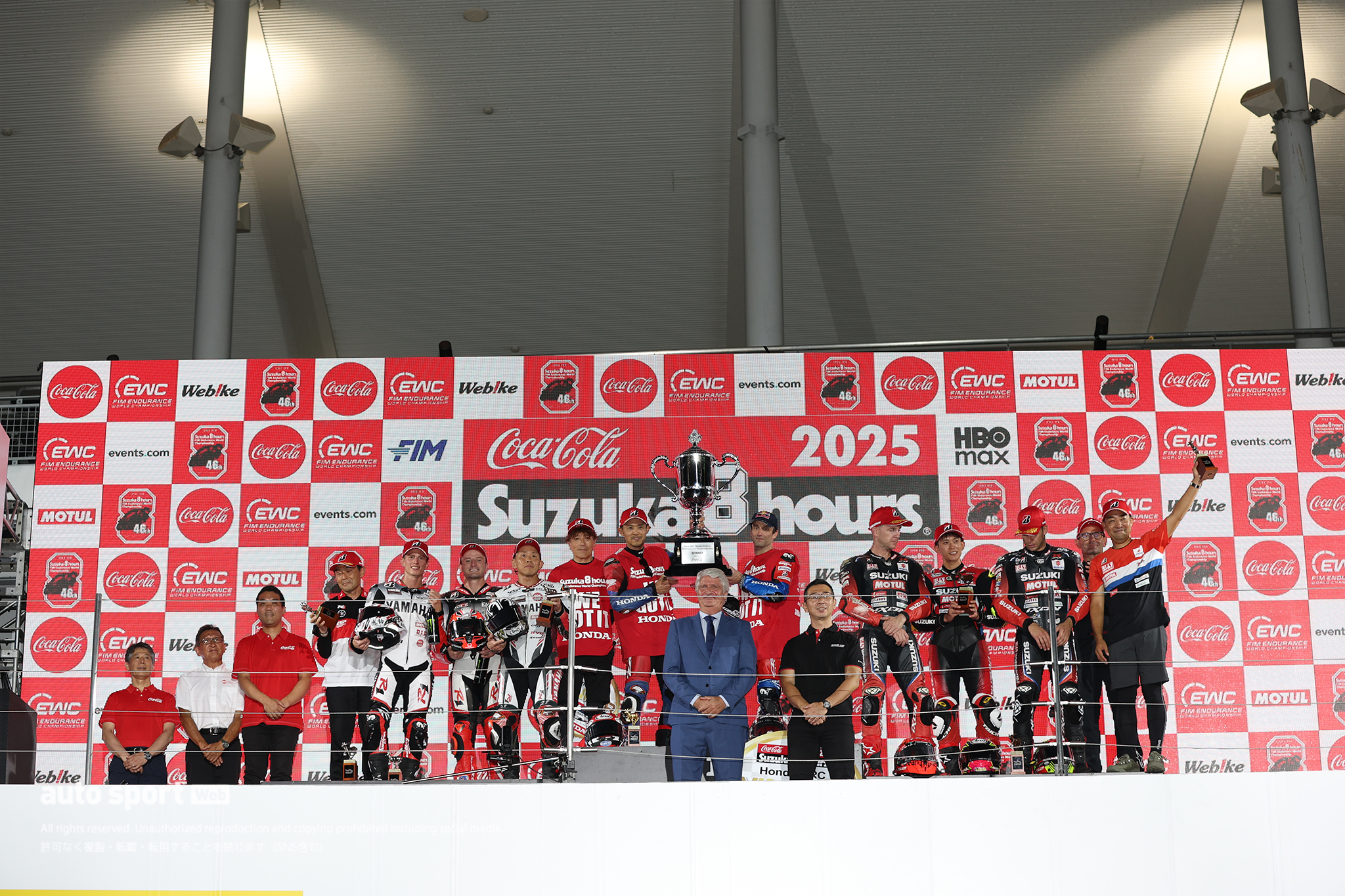 2025年鈴鹿8耐のポディウムの様子