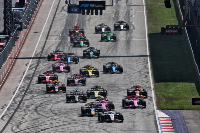 2026年FIA F2第6戦シュピールベルク　フィーチャーレースのスタート