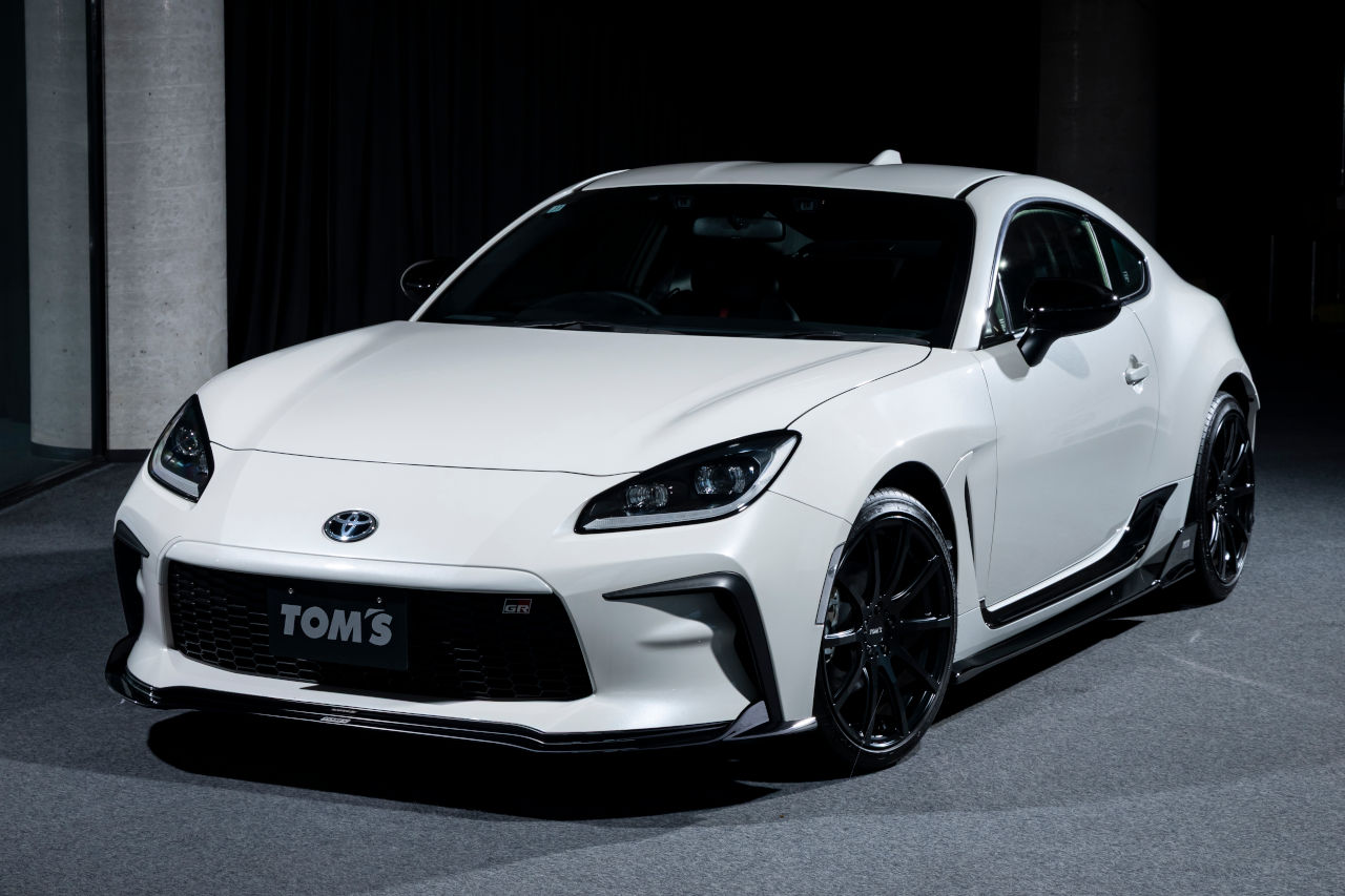 トムス、GR86の魅力を引き立てる新スタイリングパーツ発売。既存品への新色ブラック追加も