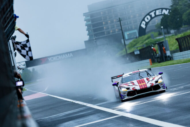 前澤友作が3戦連続表彰台。雨の難しいコンディションでYamatatsuと都筑晶裕が優勝分け合う／第4戦フェラーリ・チャレンジ・ジャパン