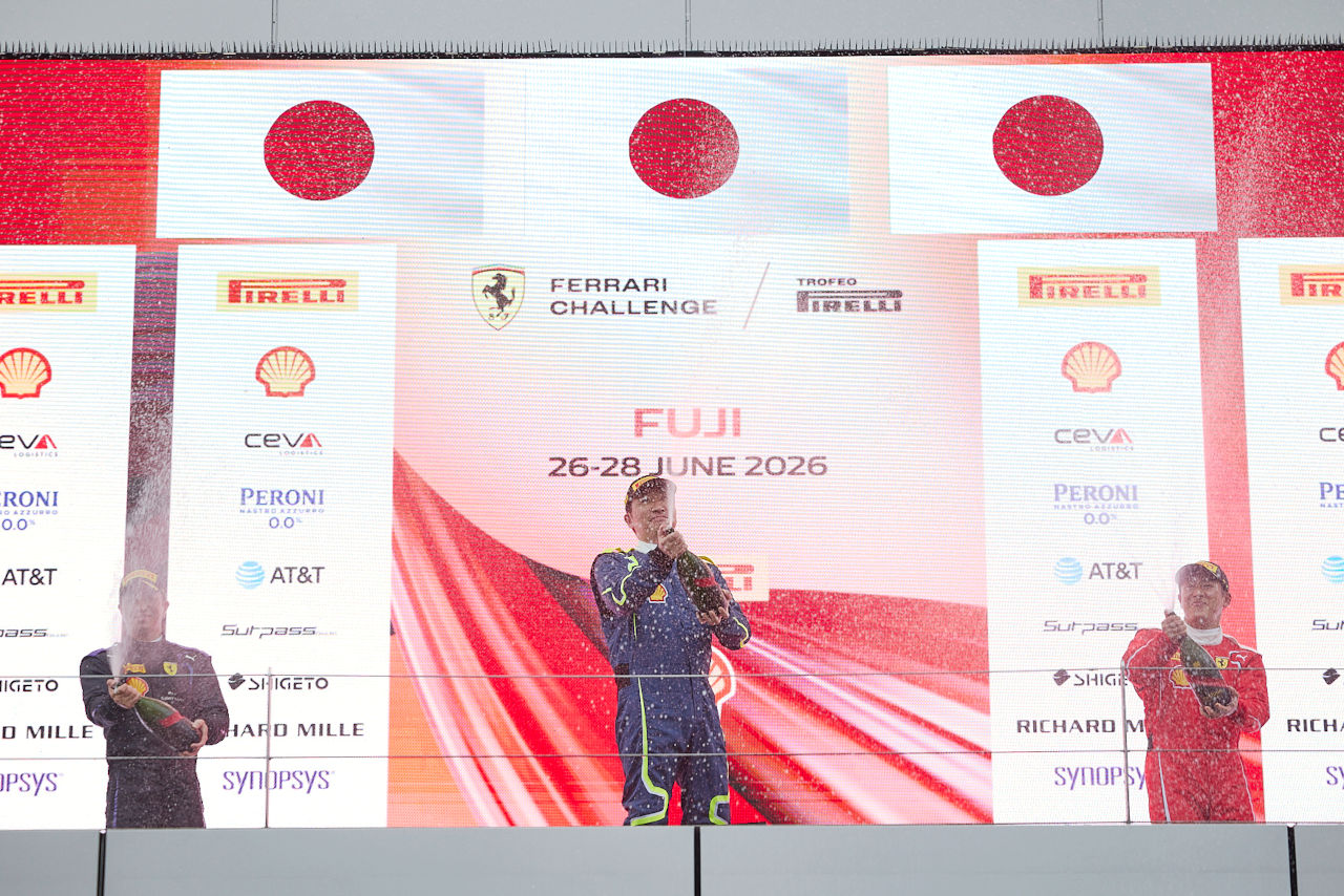 前澤友作が3戦連続表彰台。雨の難しいコンディションでYamatatsuと都筑晶裕が優勝分け合う／第4戦フェラーリ・チャレンジ・ジャパン