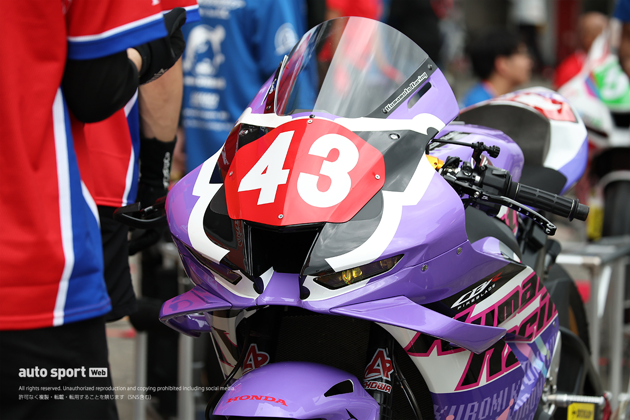 SANRIO CHARACTERS × Honda Kumamoto RacingのホンダCBR1000RR-R。カウルには『クロミ』のシルエットがデザインされている／2026鈴鹿8耐