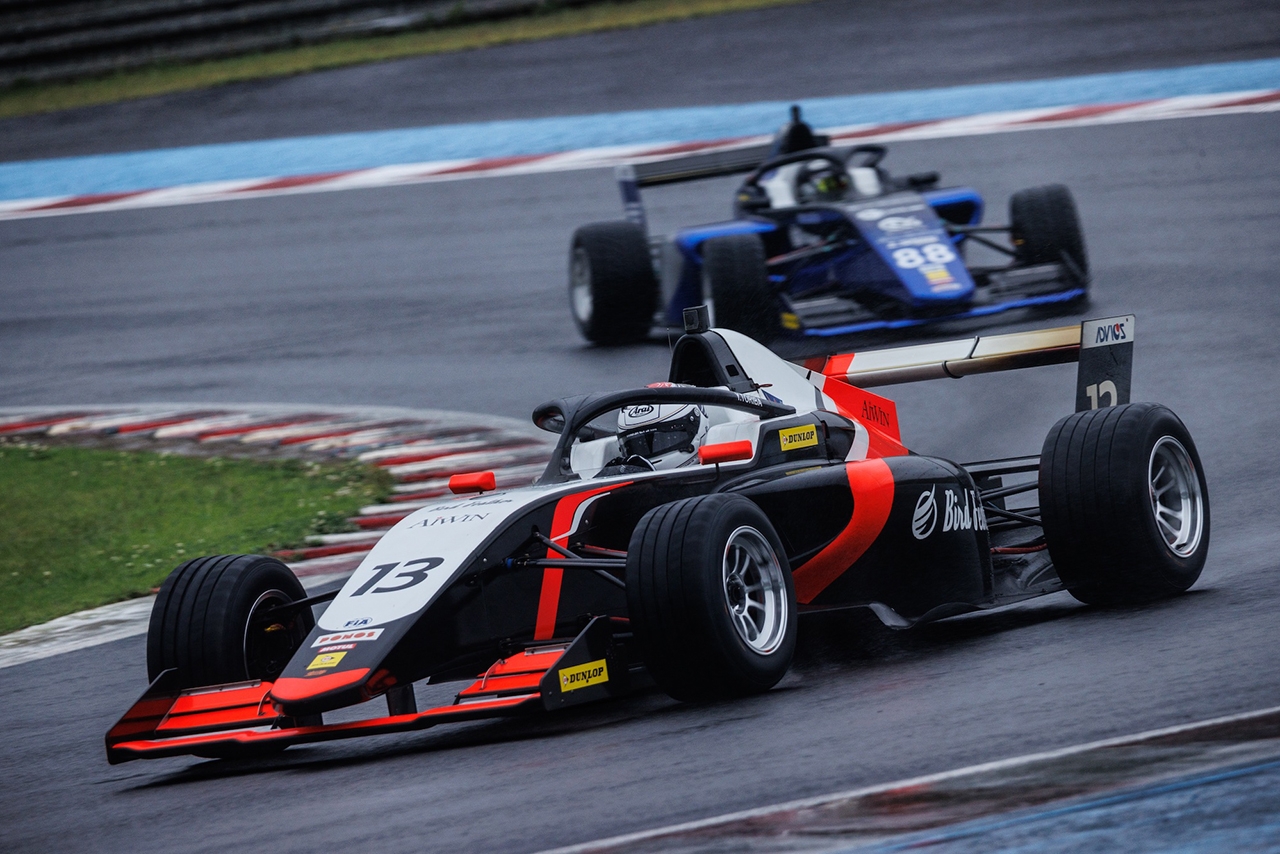 クラス優勝を飾った鳥羽豊（AIWIN F111/3）／FRJ第3大会もてぎ 第6戦決勝