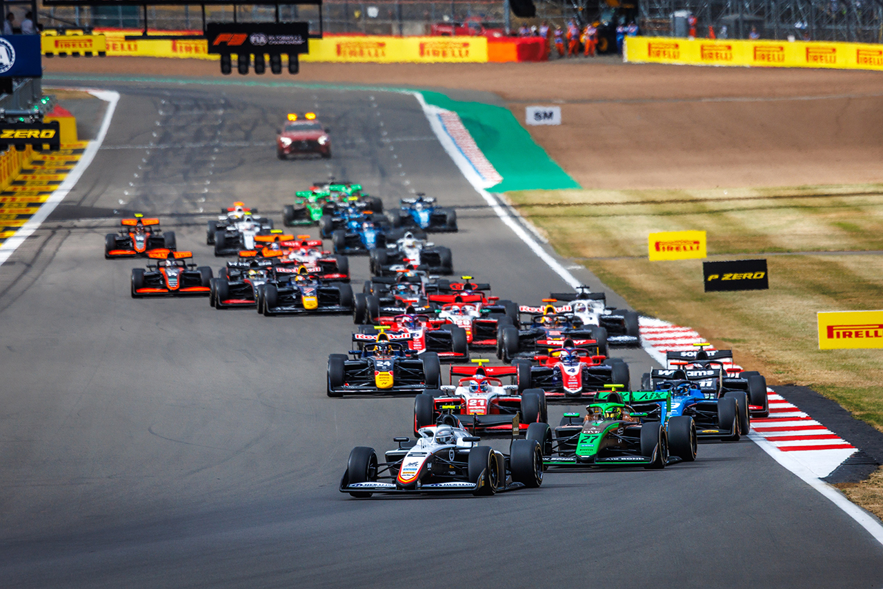 2026年FIA F3第5戦シルバーストン スプリントレースのスタート