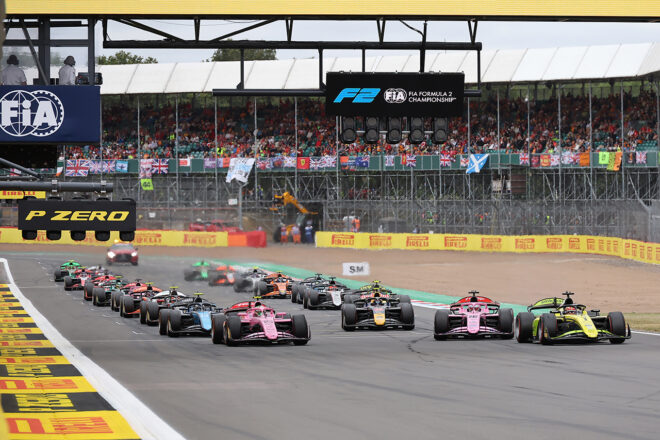 2026年FIA F2第7戦シルバーストン　フィーチャーレースのスタート