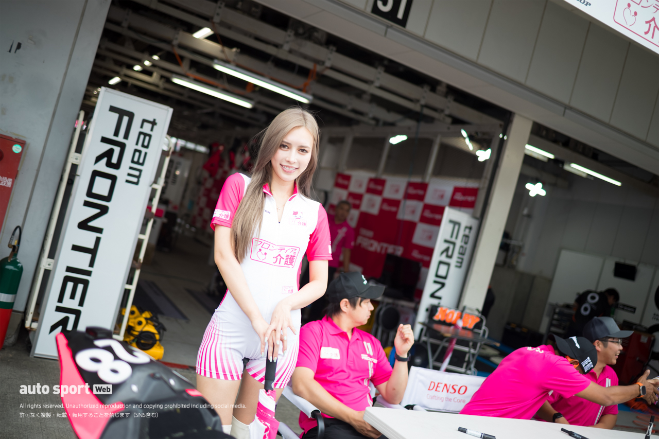 梅雨空を吹き飛ばす笑顔で盛り上げた鈴鹿8耐レースクイーンギャラリー