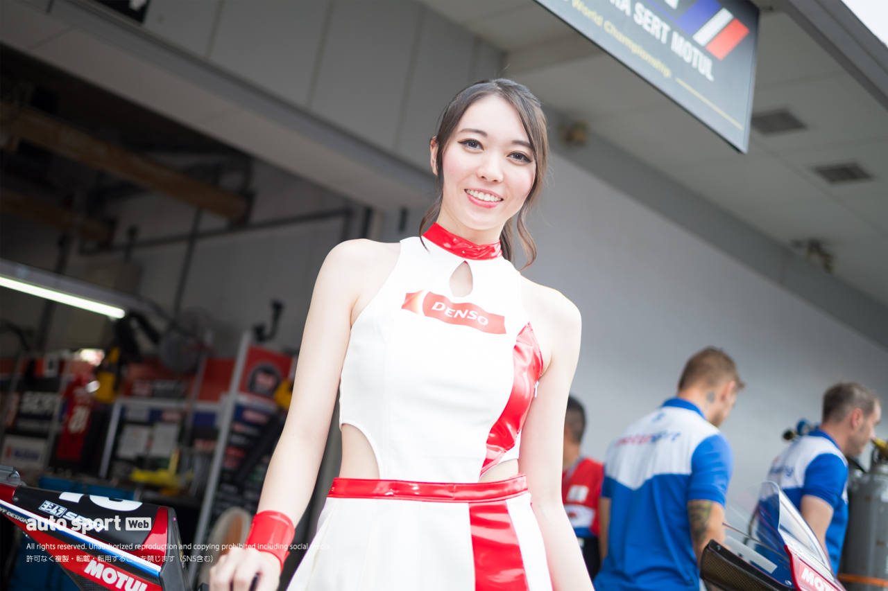 梅雨空を吹き飛ばす笑顔で盛り上げた鈴鹿8耐レースクイーンギャラリー