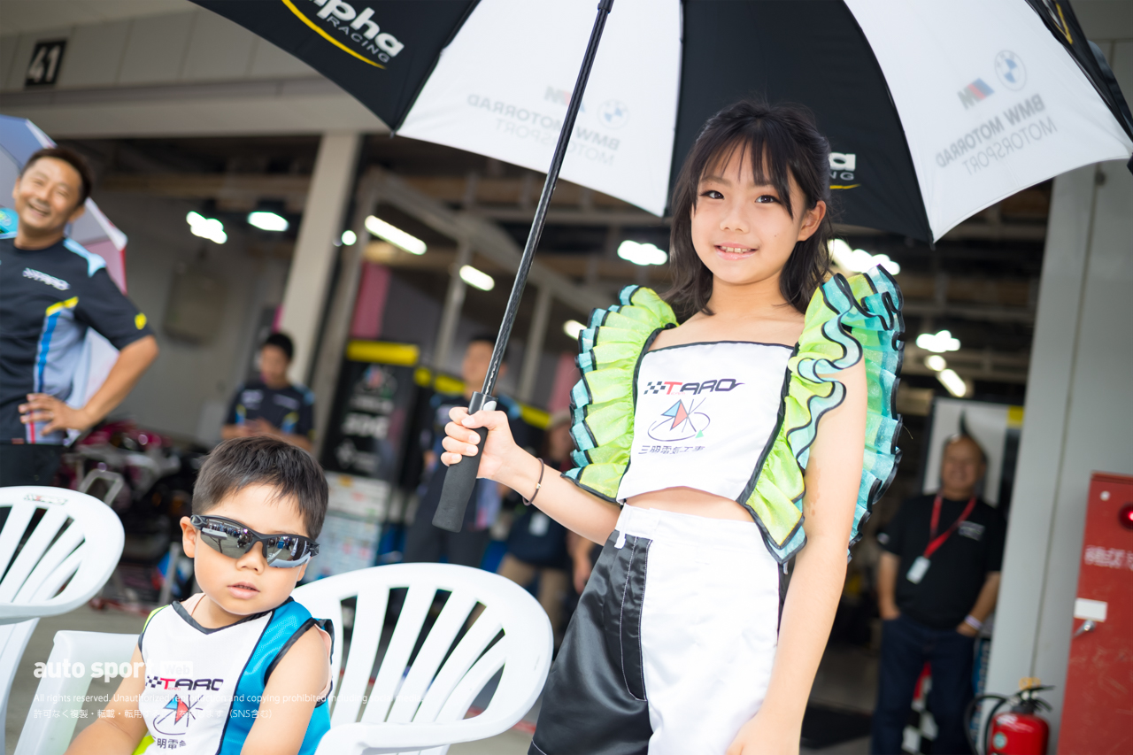 梅雨空を吹き飛ばす笑顔で盛り上げた鈴鹿8耐レースクイーンギャラリー