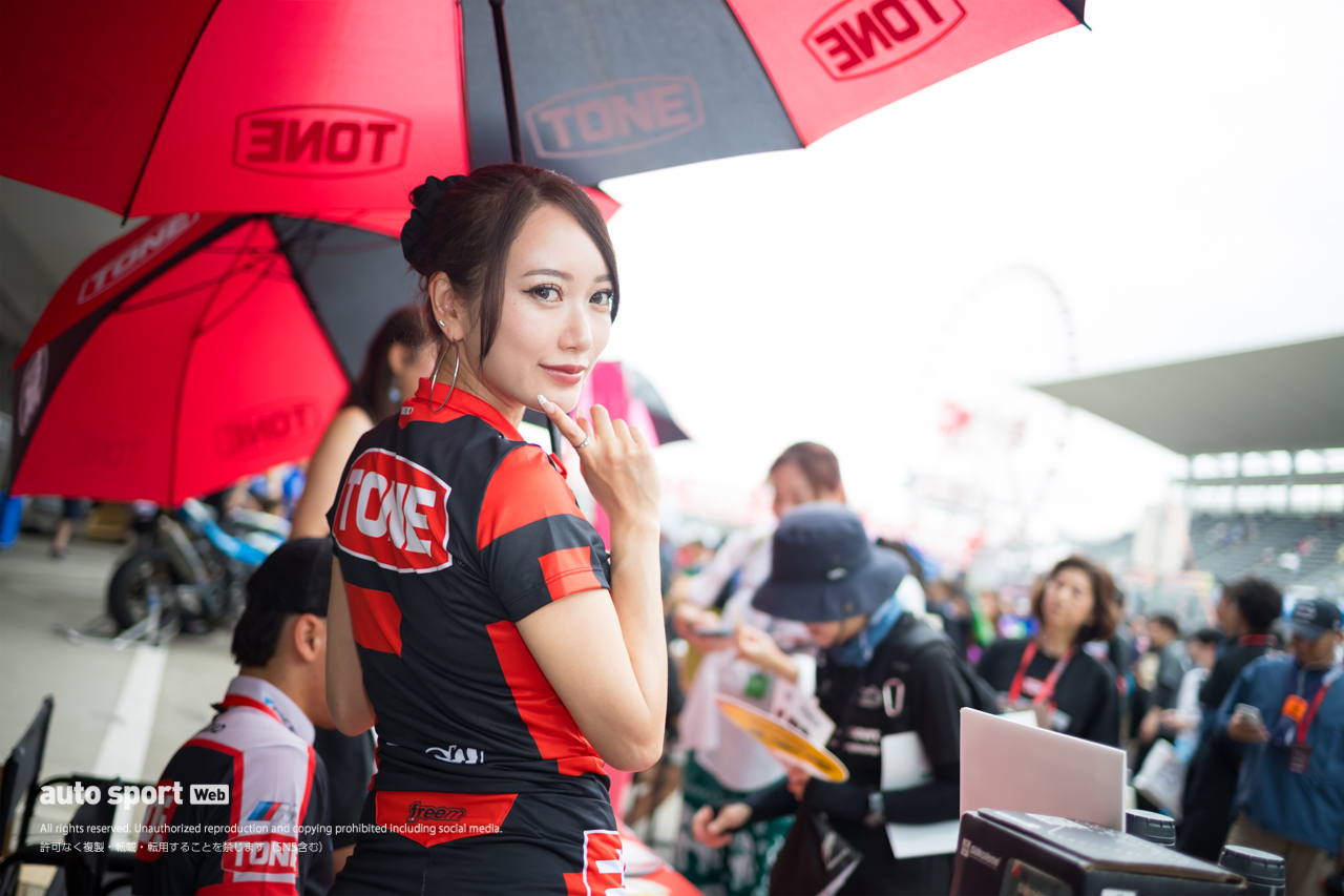 梅雨空を吹き飛ばす笑顔で盛り上げた鈴鹿8耐レースクイーンギャラリー