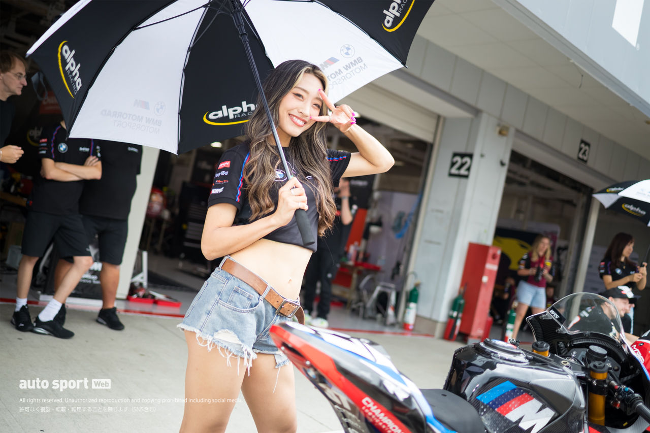 梅雨空を吹き飛ばす笑顔で盛り上げた鈴鹿8耐レースクイーンギャラリー