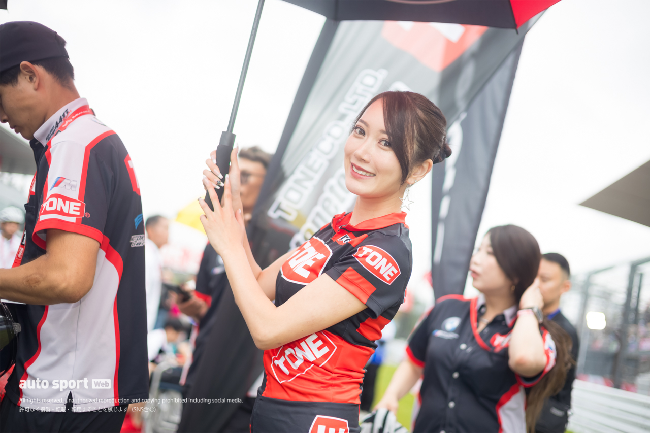 梅雨空を吹き飛ばす笑顔で盛り上げた鈴鹿8耐レースクイーンギャラリー
