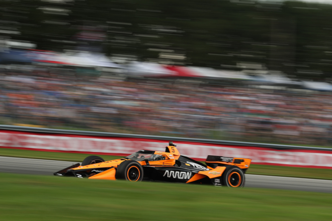 オワードが今季初優勝。SC無しのクリーンなレースでマクラーレンが1.2フィニッシュ