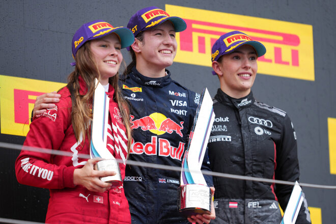 2026年F1アカデミー第3戦シルバーストン　フィーチャーレース表彰式