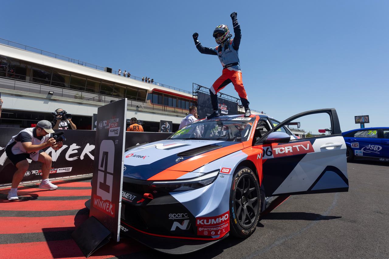 アズコナが今季2度目の予選最速から初優勝。母国開催でクレーレも悲願成就／TCRワールドツアー第3戦