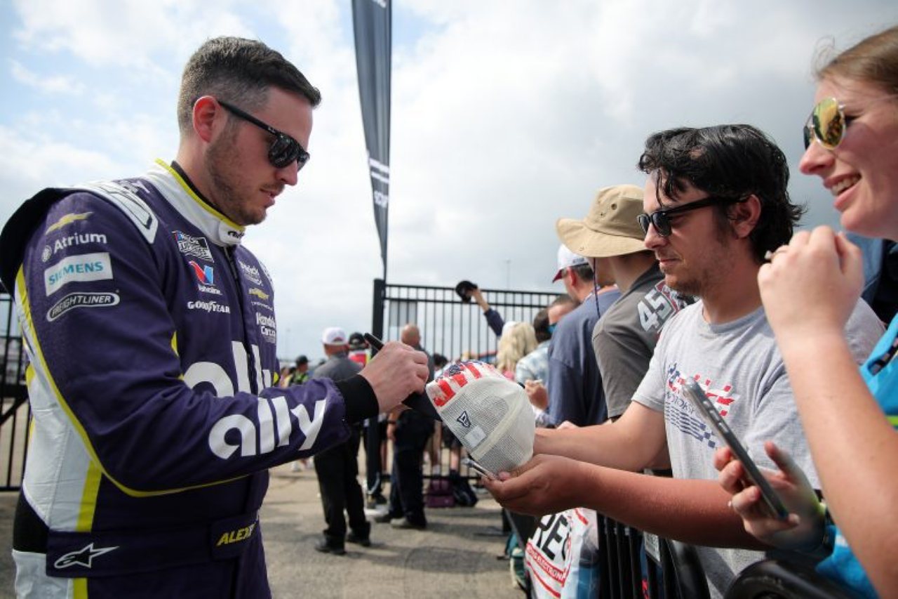 約7年ぶり開催シカゴランドで、手負いの僚友を退けたチェイス・ブリスコが今季初優勝／NASCAR第19戦