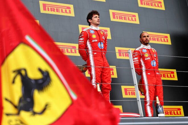 優勝したシャルル・ルクレールと3位ルイス・ハミルトン（フェラーリ）