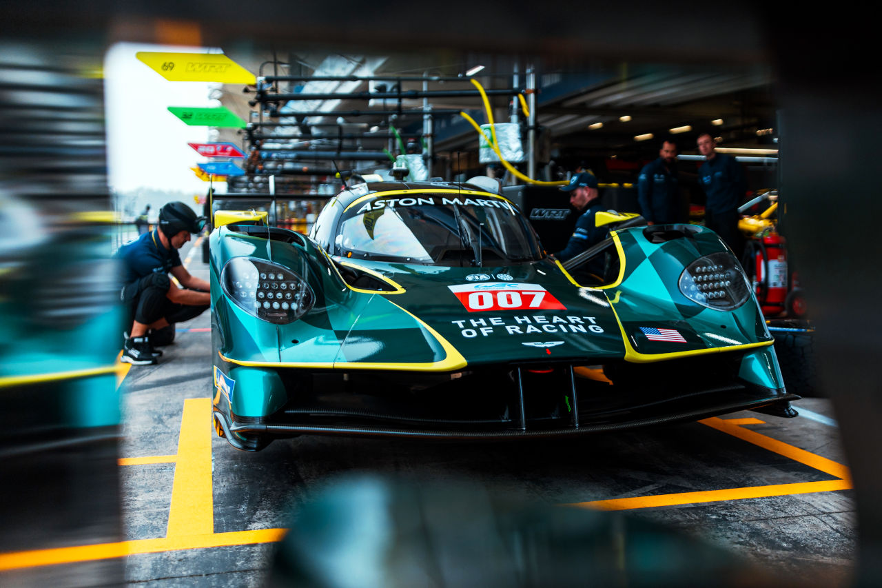 フェラーリ勢が上位に並ぶなか007号車アストンマーティンが最速発進【WEC第4戦サンパウロFP1レポート】