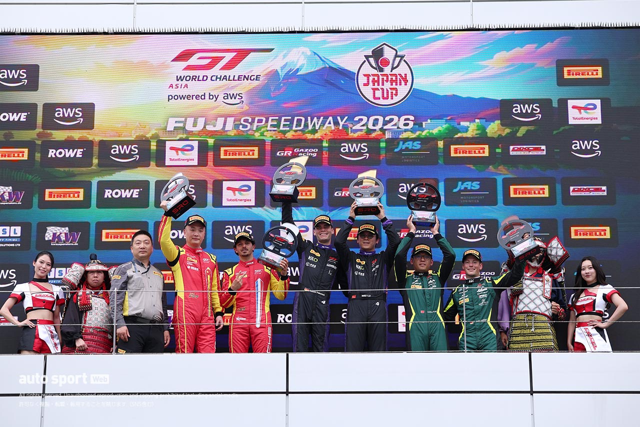 GTWCアジア第3ラウンド富士のレース2はウェイ／ハインリッヒ組ポルシェが制す。青木／三宅組GT-Rは僅差の4位もクラス優勝
