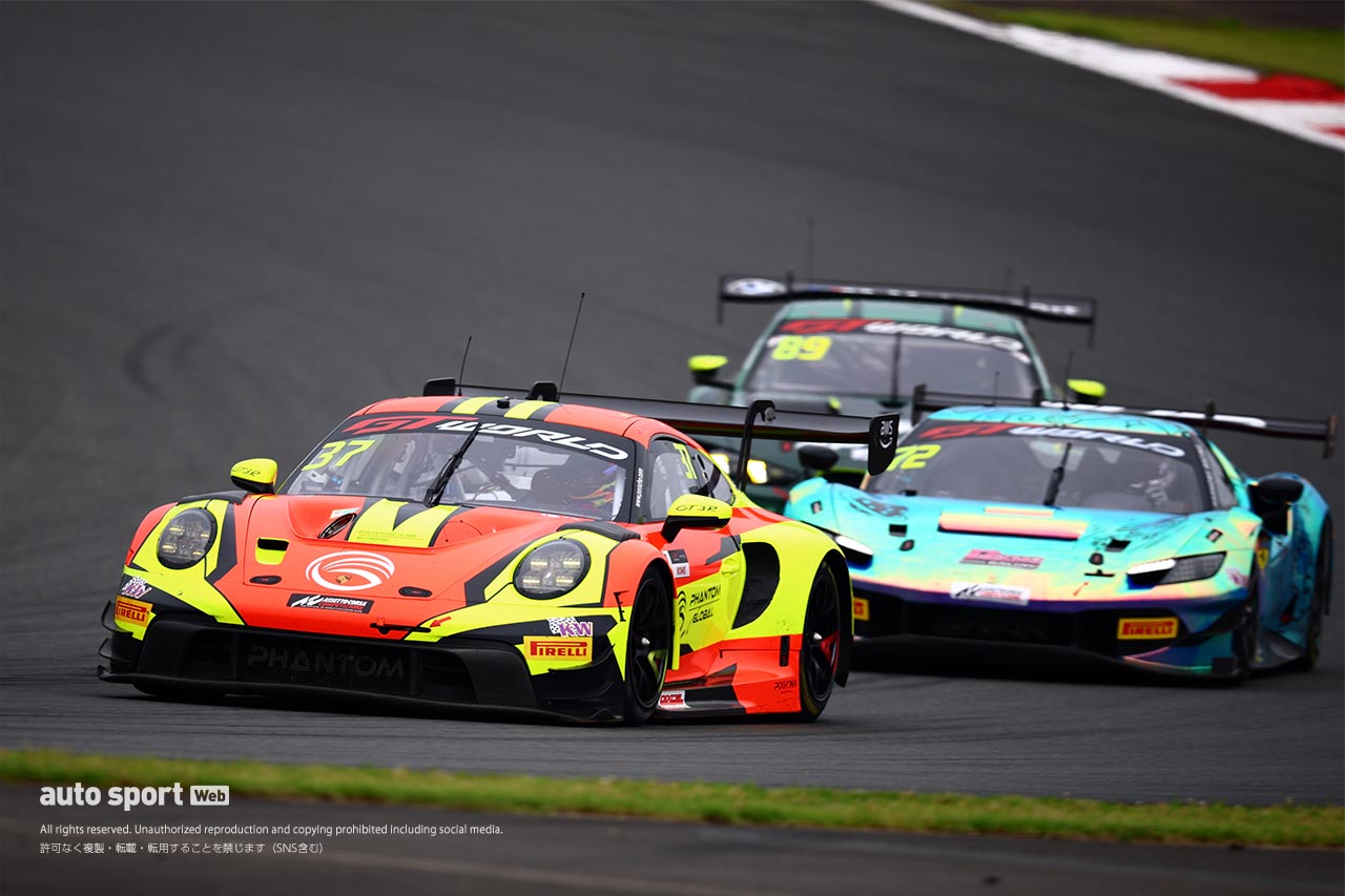 GTWCアジア第3ラウンド富士のレース2はウェイ／ハインリッヒ組ポルシェが制す。青木／三宅組GT-Rは僅差の4位もクラス優勝