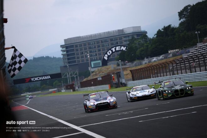 GTWCアジア第3ラウンド富士のレース2はウェイ／ハインリッヒ組ポルシェが制す。青木／三宅組GT-Rは僅差の4位もクラス優勝