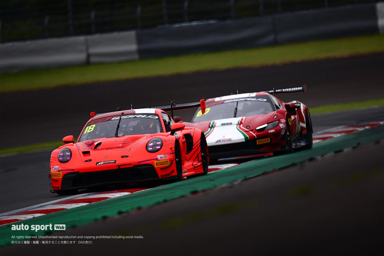 GTWCアジア第3ラウンド富士のレース2はウェイ／ハインリッヒ組ポルシェが制す。青木／三宅組GT-Rは僅差の4位もクラス優勝