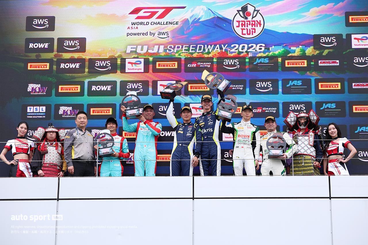 GTWCアジア第3ラウンド富士のレース2はウェイ／ハインリッヒ組ポルシェが制す。青木／三宅組GT-Rは僅差の4位もクラス優勝