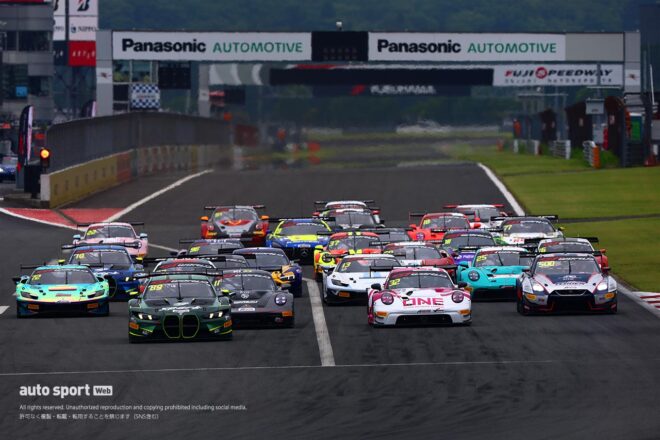 GTWCアジア第3ラウンド富士のレース2はウェイ／ハインリッヒ組ポルシェが制す。青木／三宅組GT-Rは僅差の4位もクラス優勝