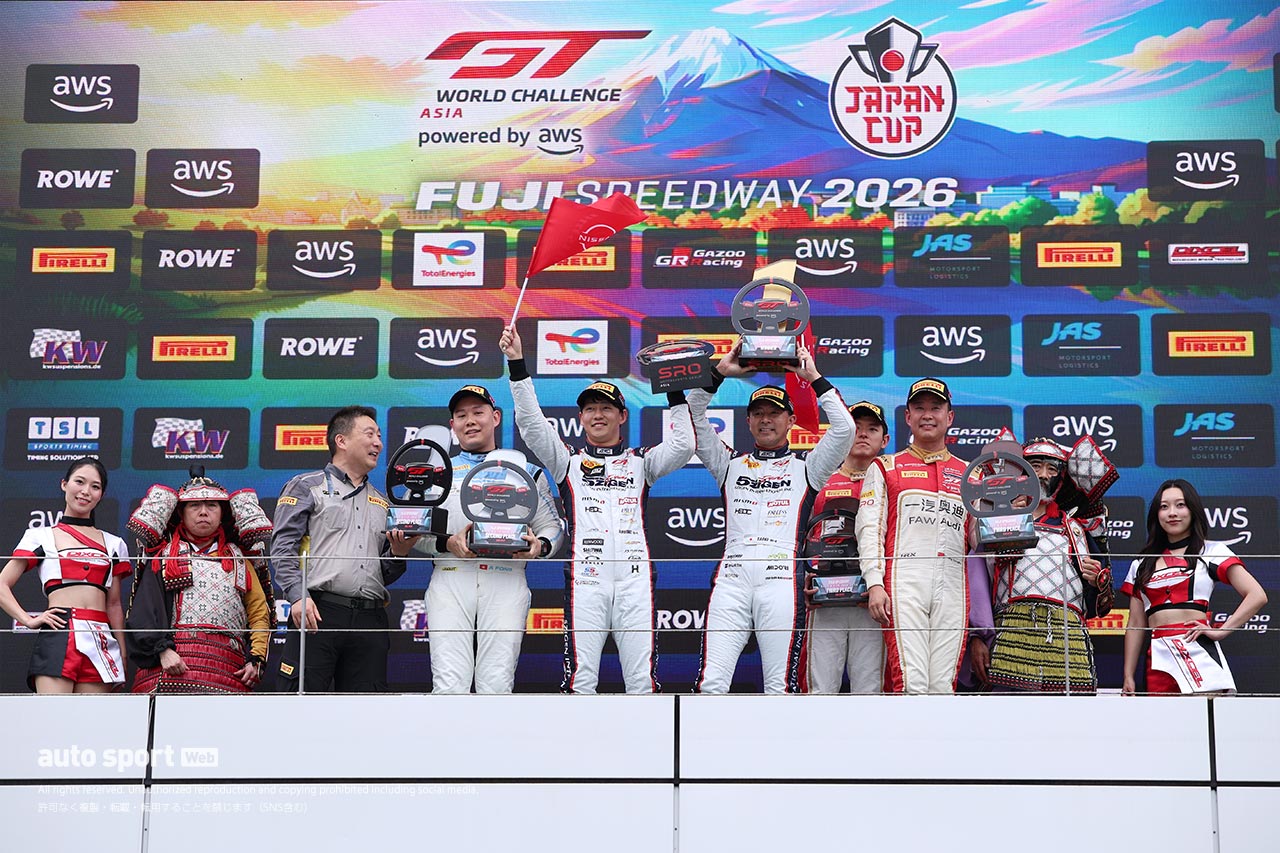 GTWCアジア第3ラウンド富士のレース2はウェイ／ハインリッヒ組ポルシェが制す。青木／三宅組GT-Rは僅差の4位もクラス優勝