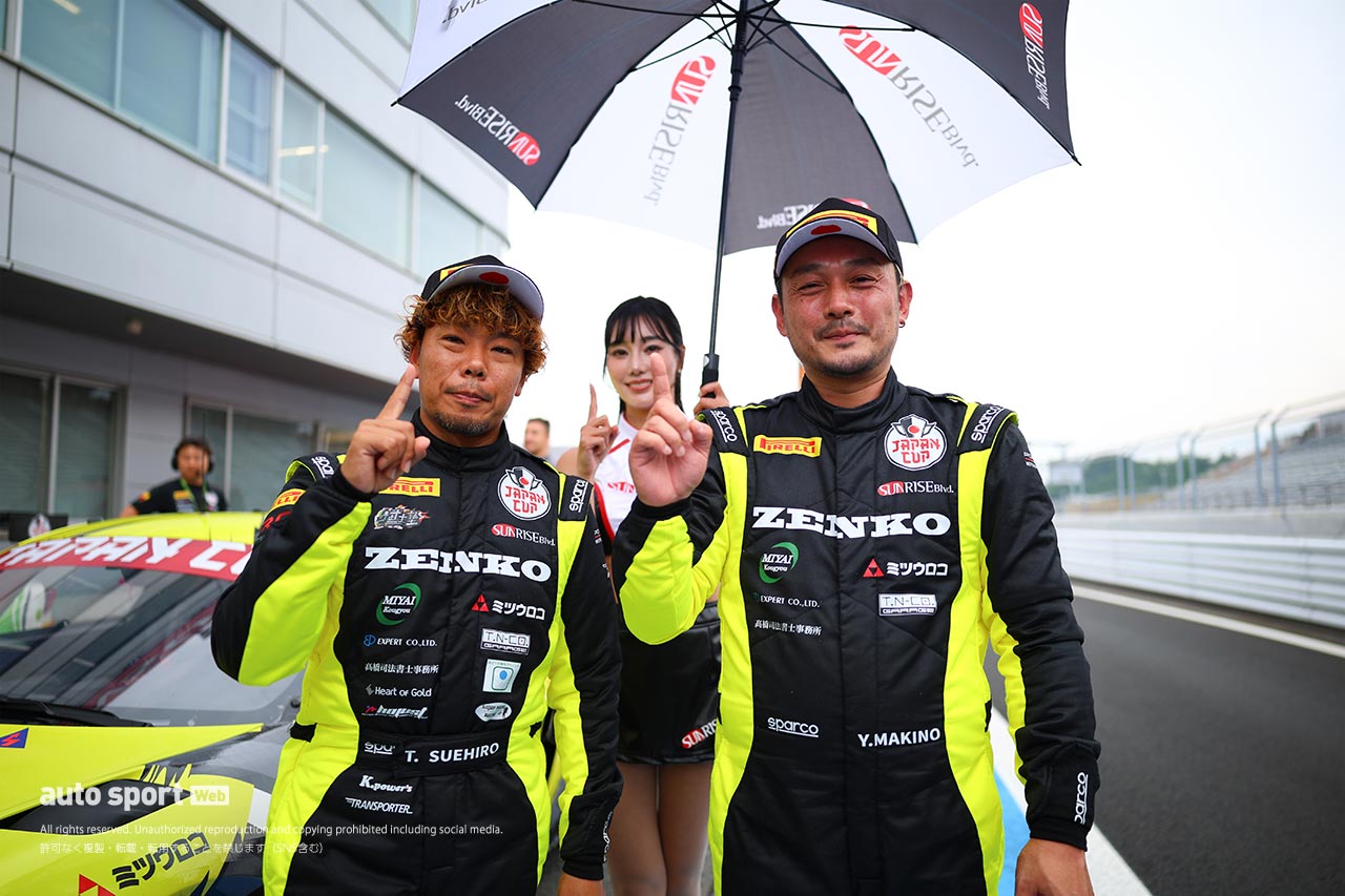 SROジャパンカップ第2ラウンド富士のレース2はHitotsuyama with CORNES RACINGが逆転で今季2勝目を飾る
