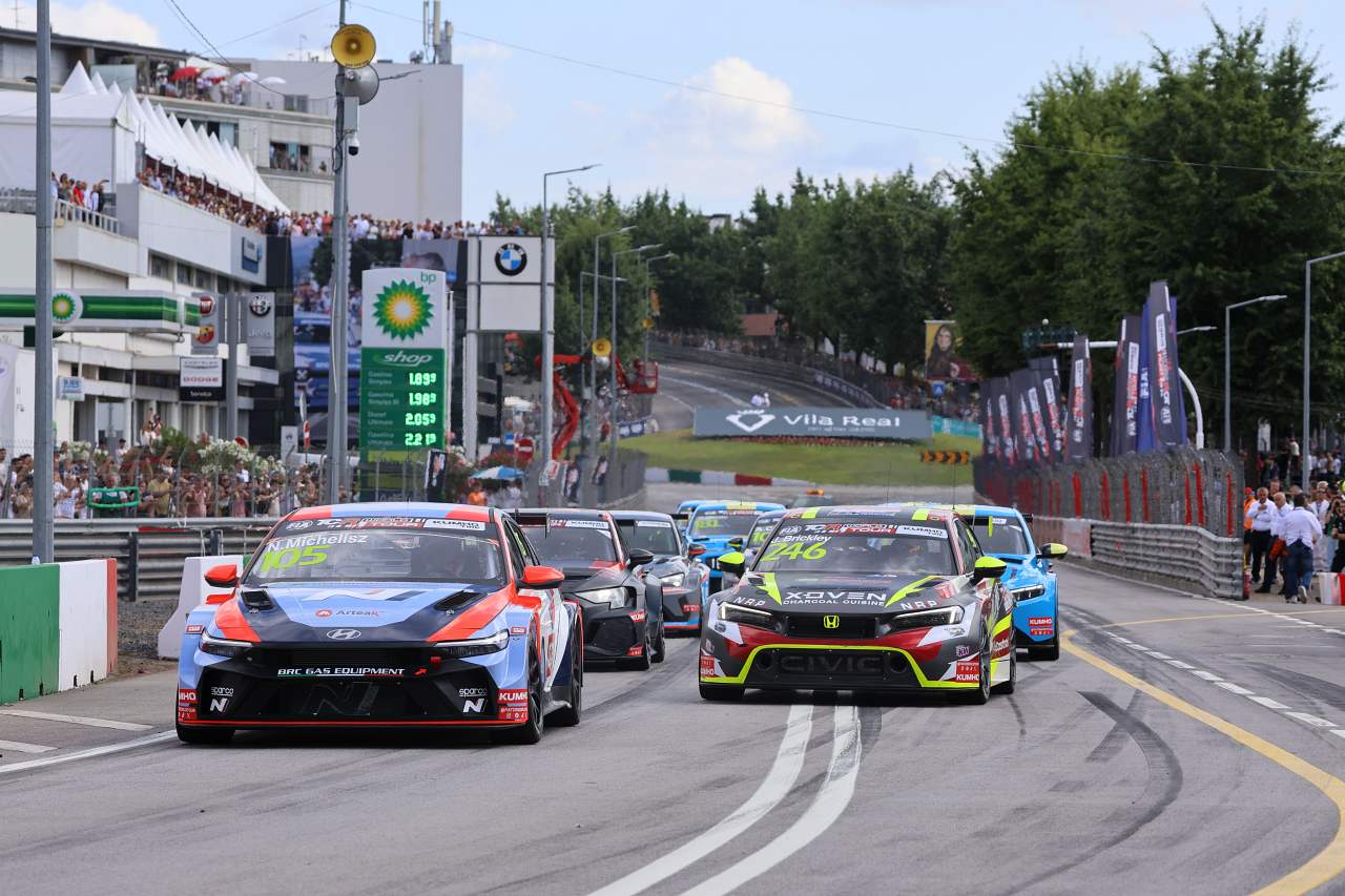 波乱続発の市街地戦で王者経験者が躍動。エルラシェール＆ミケリスが勝利／TCRワールドツアー第4戦