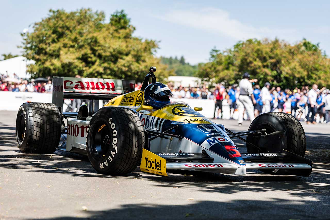 F1からは8チームが参加、デモランを実施。現役王者ノリスはハイパーカーをドライブ【グッドウッドSNSまとめ】