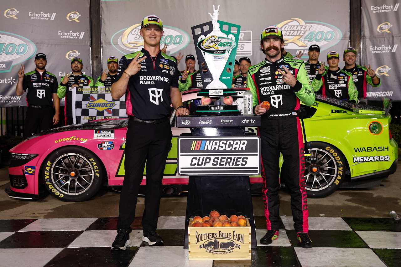 決勝263周中171周をリードする圧巻の走り。ライアン・ブレイニーが粘走の今季2勝目／NASCAR第20戦