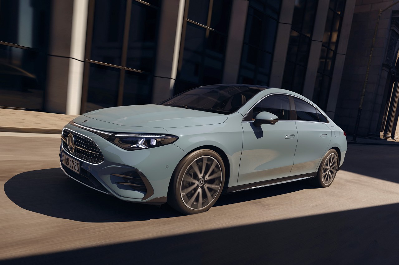 メルセデス・ベンツ、新型『CLA』を導入。最新プラットフォームと新OSを搭載、デビュー記念限定車も