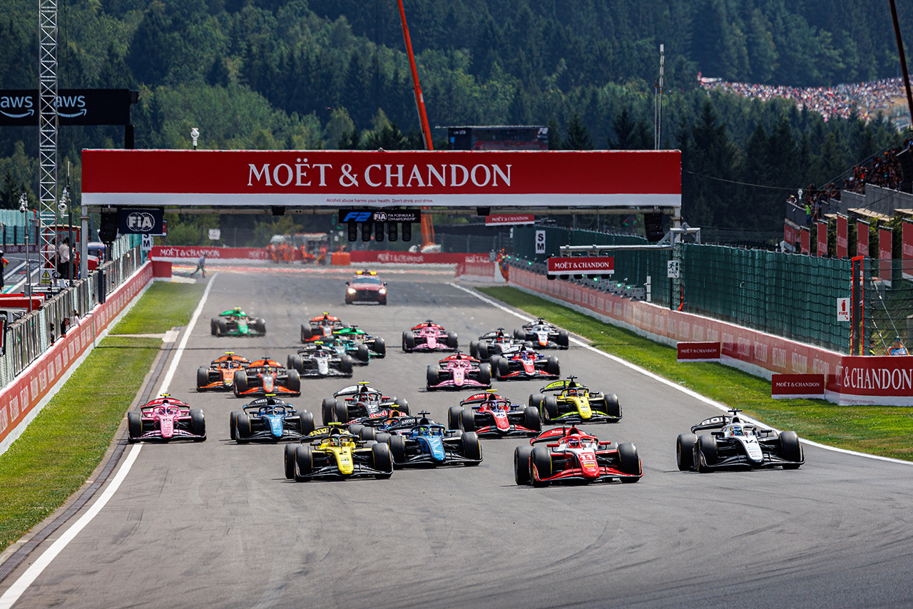 2026年FIA F2第8戦スパ・フランコルシャン　スプリントレースのスタート