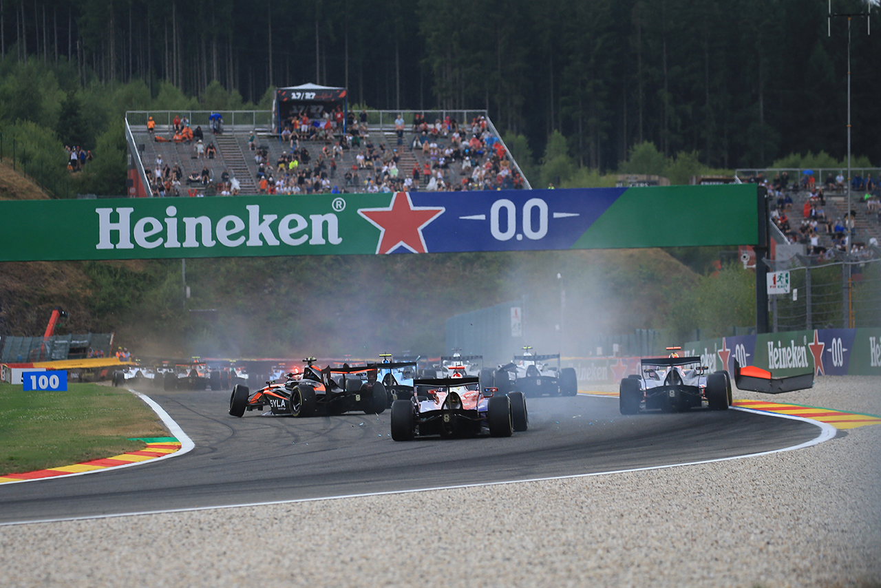 2026年FIA F3第6戦スパ・フランコルシャン／予選赤旗中断の要因となった多重クラッシュ