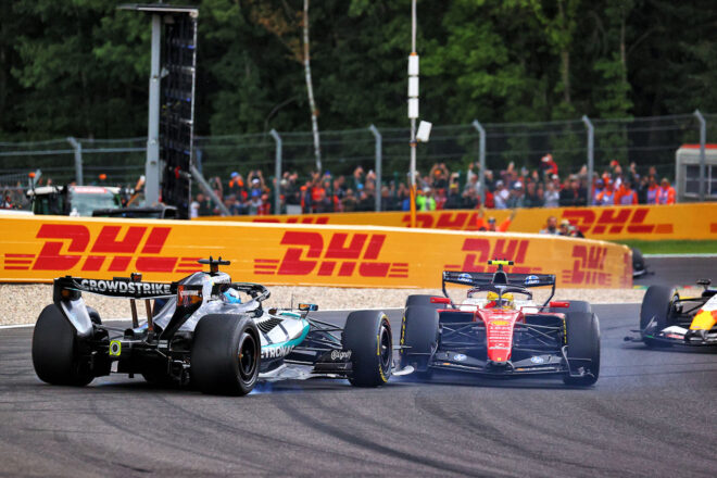 ルイス・ハミルトン（フェラーリ）とジョージ・ラッセル（メルセデス）が接触