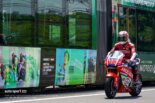 中上貴晶、RC213V-Sと路面電車で公道コラボ走行。日本GPで活躍予定の路面電車にはMotoGP特別ラッピング