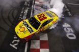 自身キャリア最多の323周をリード、ジョーイ・ロガーノがフォード完全勝利を祝福／NASCAR第21戦
