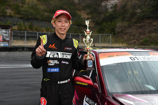 D1LIGHTSエビスラウンドで八の字の新レイアウトをトライ。D1グランプリシリーズでの採用も検討